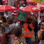 Carnaval de Salvador impulsiona comércio informal e ambulantes registram crescimento nas vendas