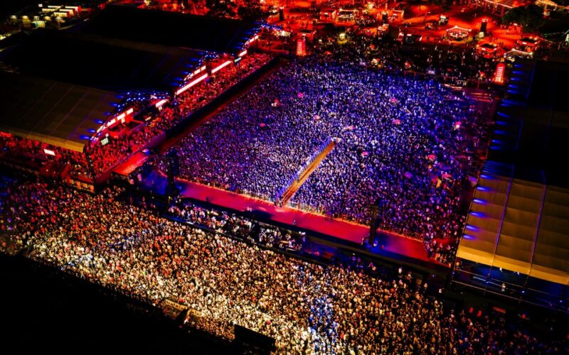 Segundo-dia-de-festa-reuniu-artistas-que-transitaram-entre-o-sertanejo-forro-e-o-piseiro-–-Credito-@timedefoto.jpg